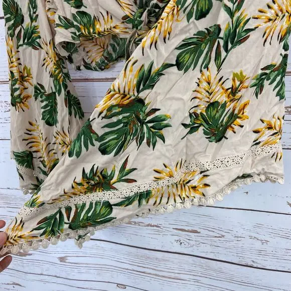 Windsor L Tropical Floral Palm Tree Tie Up Front Long Flare Sleeve Crop Top - Picture 3 of 7